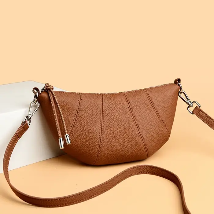 Sac beige en forme de croissant Sac bandoulière minimaliste en cuir véritable pour femme