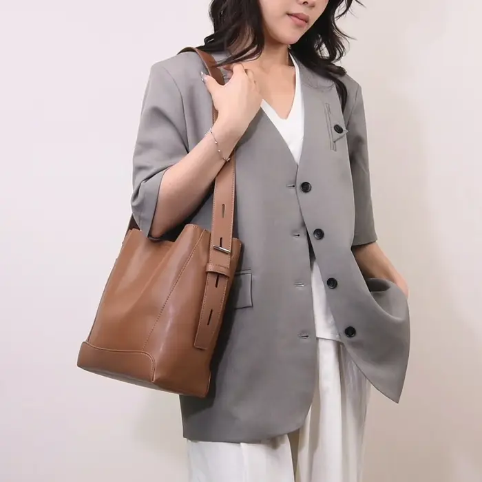 Sac à bandoulière pour femme en cuir véritable marron