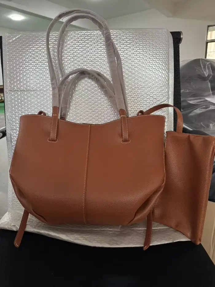 Sac à dos de style français, sac bandoulière en cuir grande capacité, sac à bandoulière design tenda