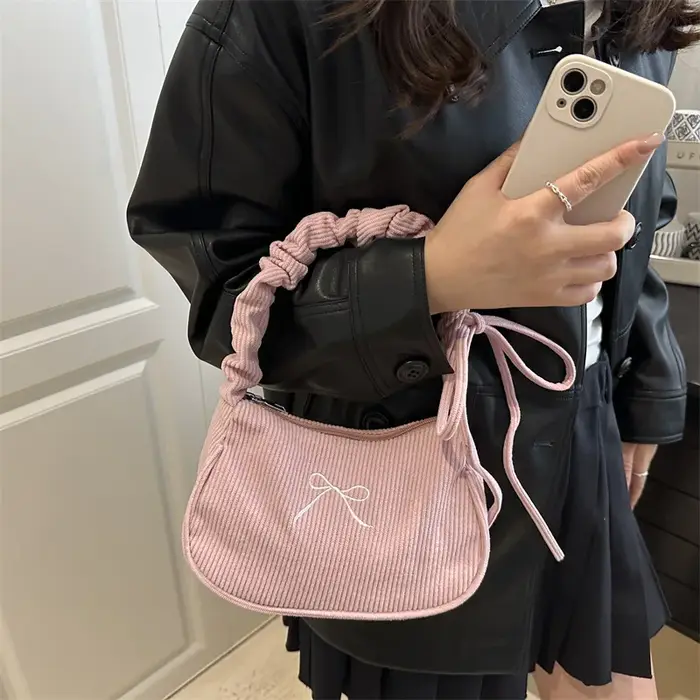 Sac à bandoulière en velours côtelé avec nœud