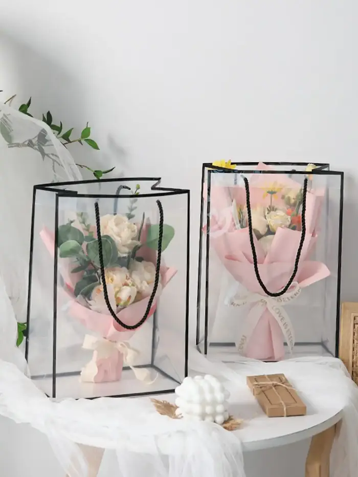 Sac fourre-tout à bordure noire blanche et rose