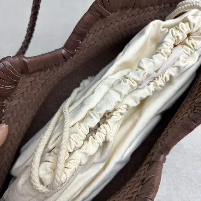 Nouveau Sac à Bandoulière en Cuir Véritable Tressé à la Main Grande Capacité Style Vintage Fourre-tout Décontracté pour le Shopping et la Plage Collection Printemps/Été 2026