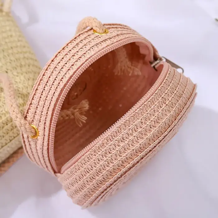 Sac à main en paille tendance en forme de coquillage
