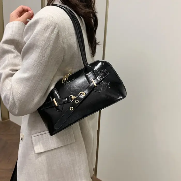 Sacs fourre-tout vintage en cuir avec fermeture éclair dorée et boucle décorative