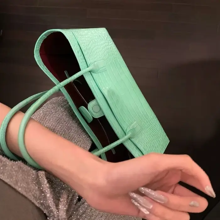 Sac fourre-tout pour femme en cuir gaufré crocodile