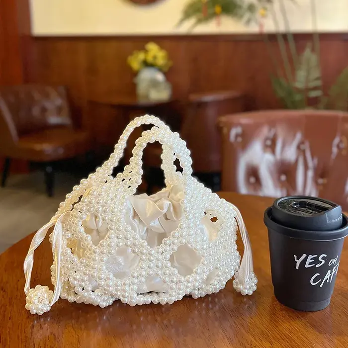 Sac tissé perlé fait à la main