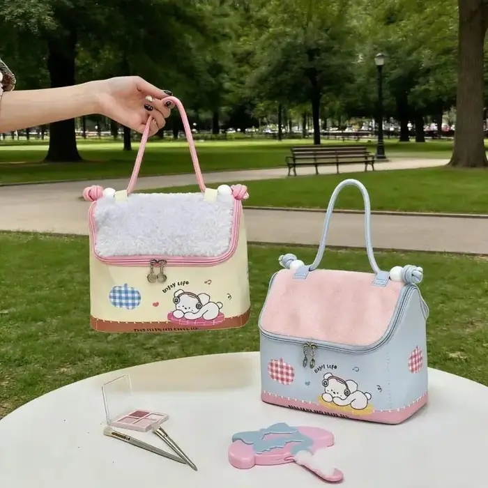 Sac de maquillage portable de grande capacité