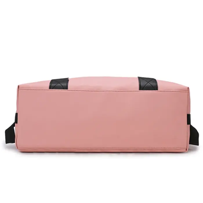 Sac de sport Chic avec emblème et détails pour les voyages quotidiens