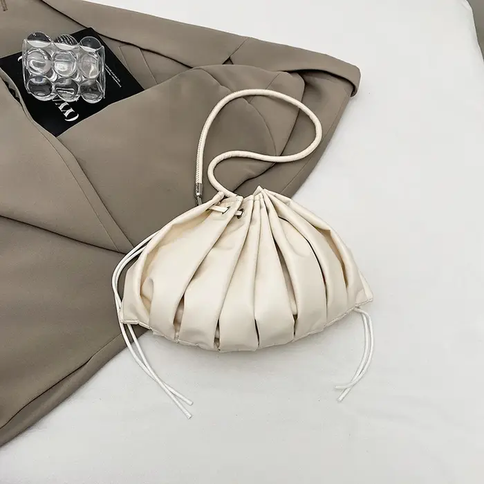Sac à bandoulière argenté de luxe pour femmes