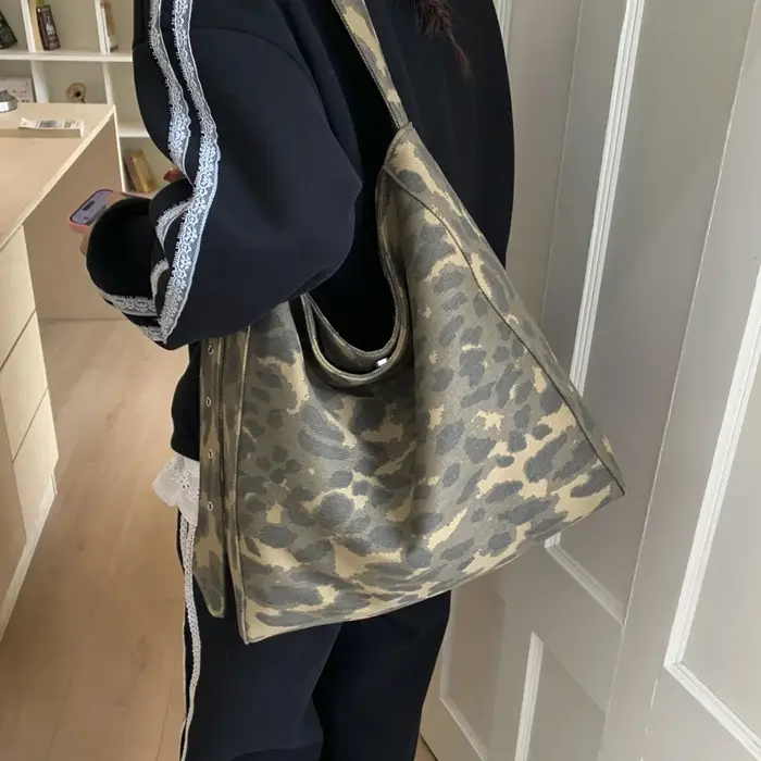 Sac à bandoulière en toile camouflage pour femmes