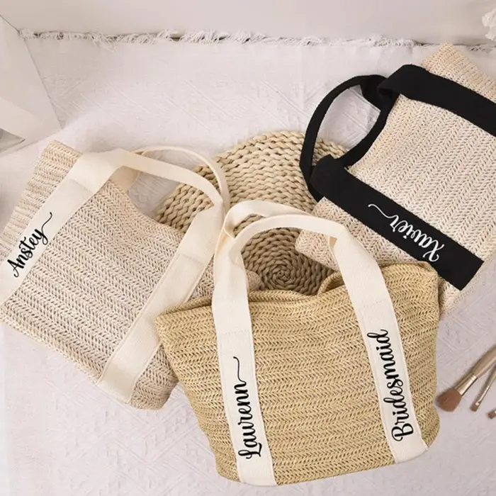Sac fourre-tout tissé en paille avec texte personnalisé