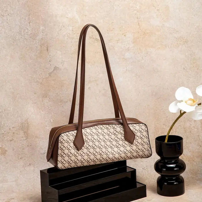 Les sangles ergonomiques en cuir à motifs artistiques combinent des sacs fourre-tout en cuir géométr