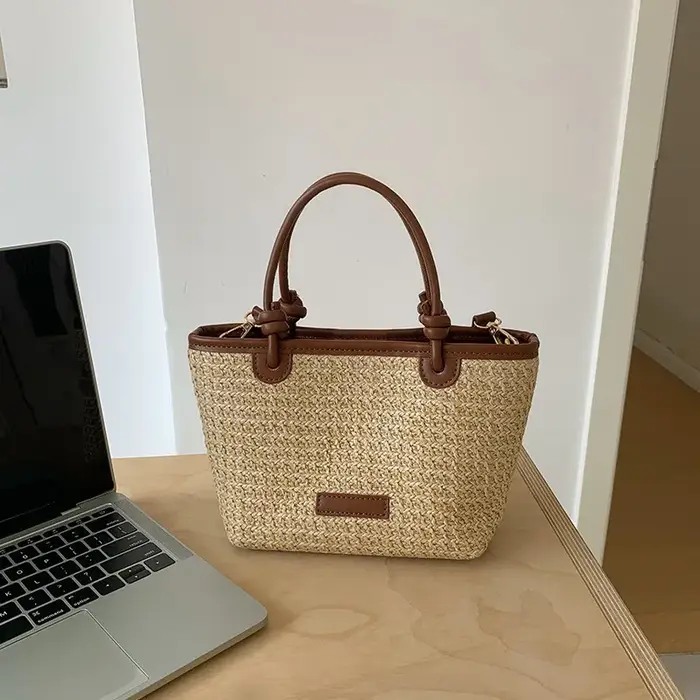 Mini sac fourre-tout en paille tressée