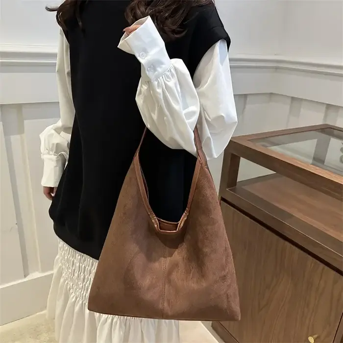 Sac sous les bras en cuir mat pour femmes