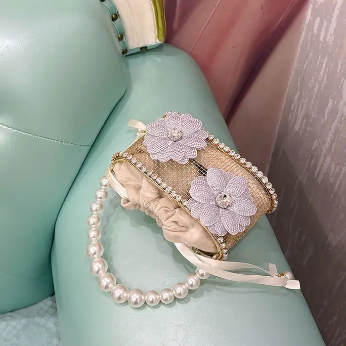 Sac seau en métal à fleurs en strass incrusté de diamants