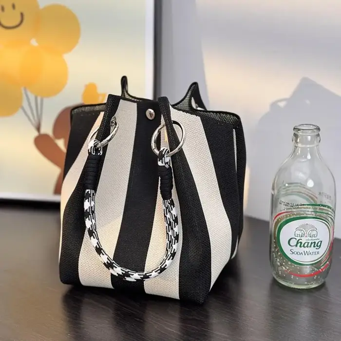 Sac tricoté en trois dimensions