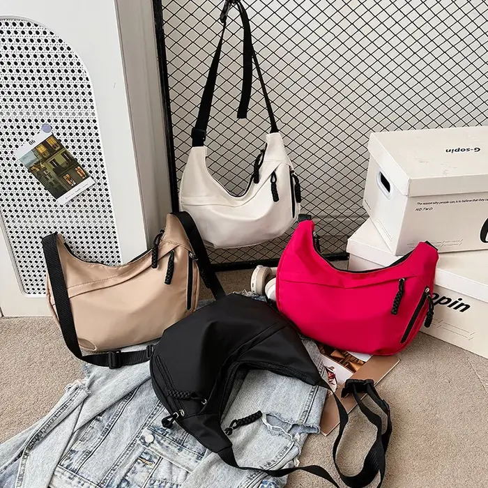 Sac bandoulière simple et élégant
