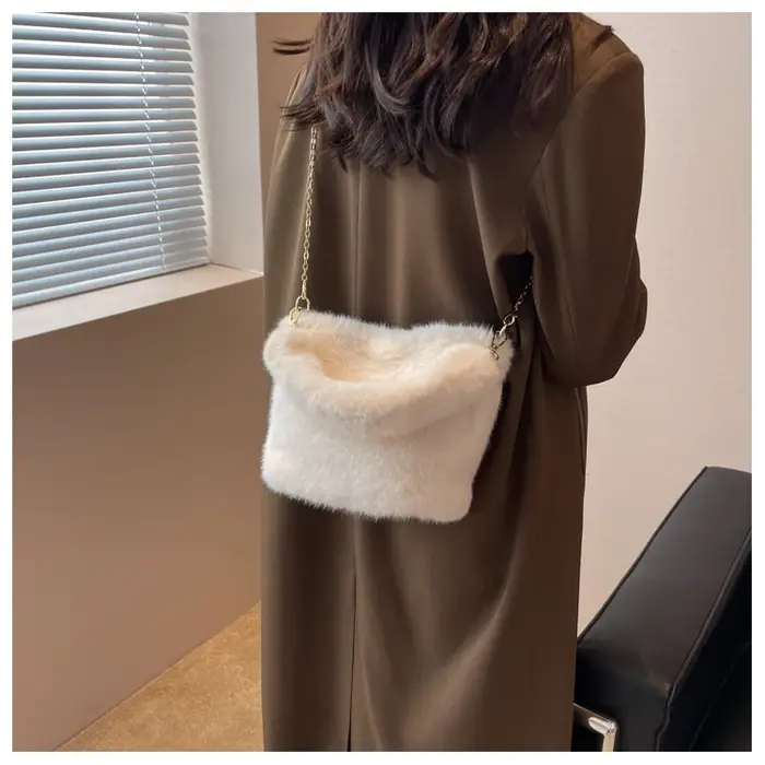 Sac à bandoulière en fausse fourrure pour femme