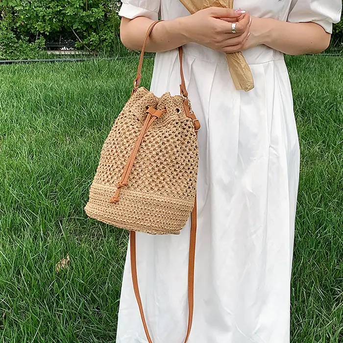 Sac à bandoulière d'été en paille pour femme