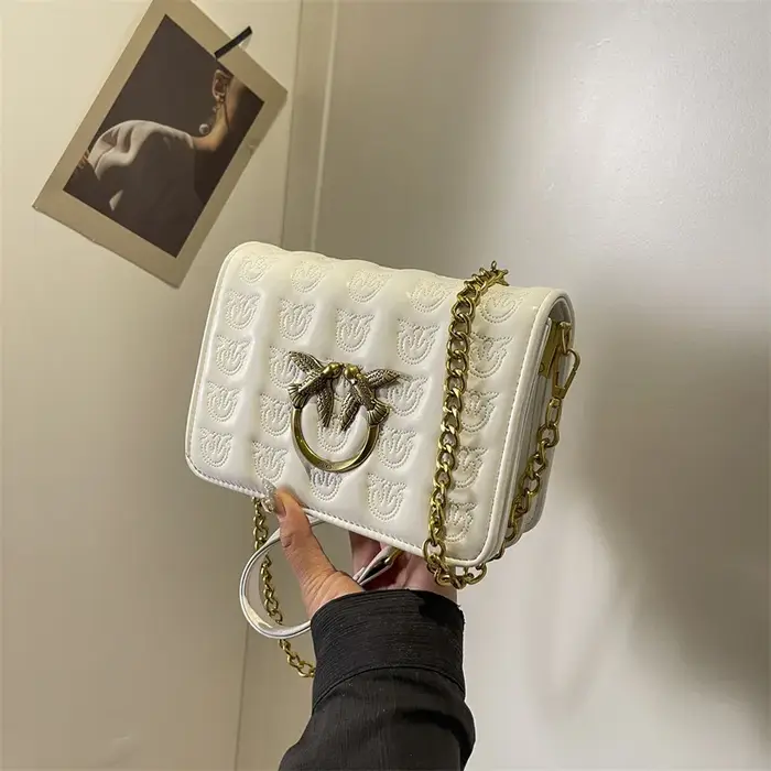 Nouveau Sac Texturé 2026 Modèle Swallow, Design Vintage Unique, Bandoulière Chaîne, Convertible Mult