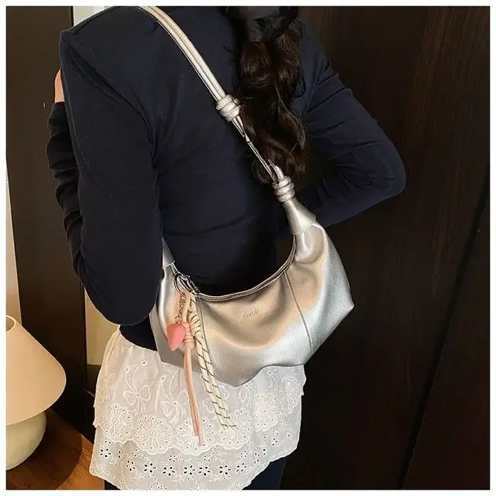 Nouveaux sacs à main élégants en similicuir