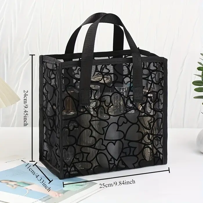 Sac fourre-tout à motif cœur en maille noire – léger et respirant pour les voyages et la plage avec doubles poignées