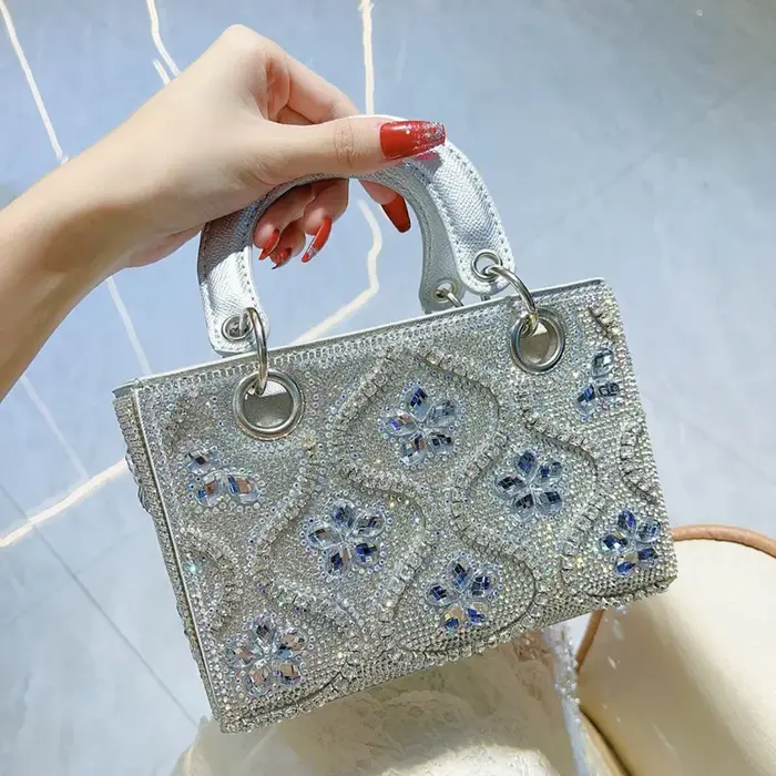 Pochette de soirée Vintage en cristal pour femmes, sac à bandoulière de luxe avec strass, fourre-tout pour fête de mariage, 2025