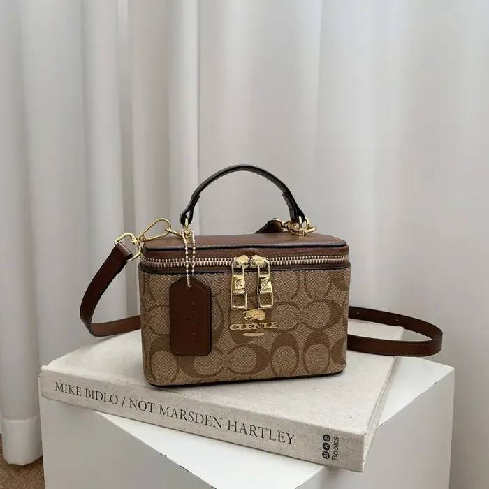 Sac à main vintage pour femmes 2026, nouveau sac bandoulière à imprimé monogramme, mini sac de toilette de haute qualité, sac boîte à double fermeture éclair, poignée supérieure, sac à bandoulière.