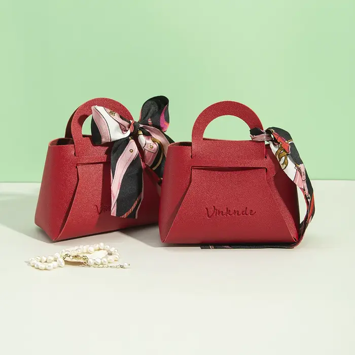 Sac à main en cuir rouge à faire soi-même