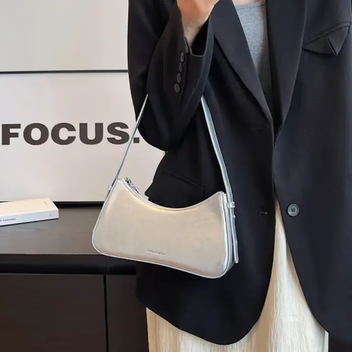 Petits sacs à bandoulière sous les bras mignons pour femmes