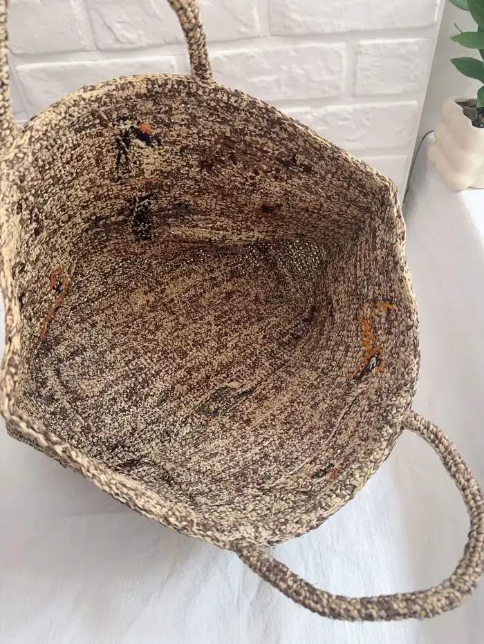 Sac fourre-tout en raphia fait main avec broderie