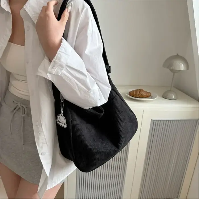 Sac à bandoulière en velours côtelé pour femmes