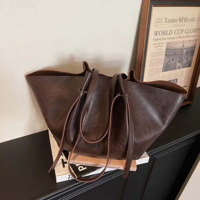 Sac fourre-tout rétro grande capacité, nouveau style 2026, sac de banlieue à bandoulière unique, sac de shopping populaire transfrontalier