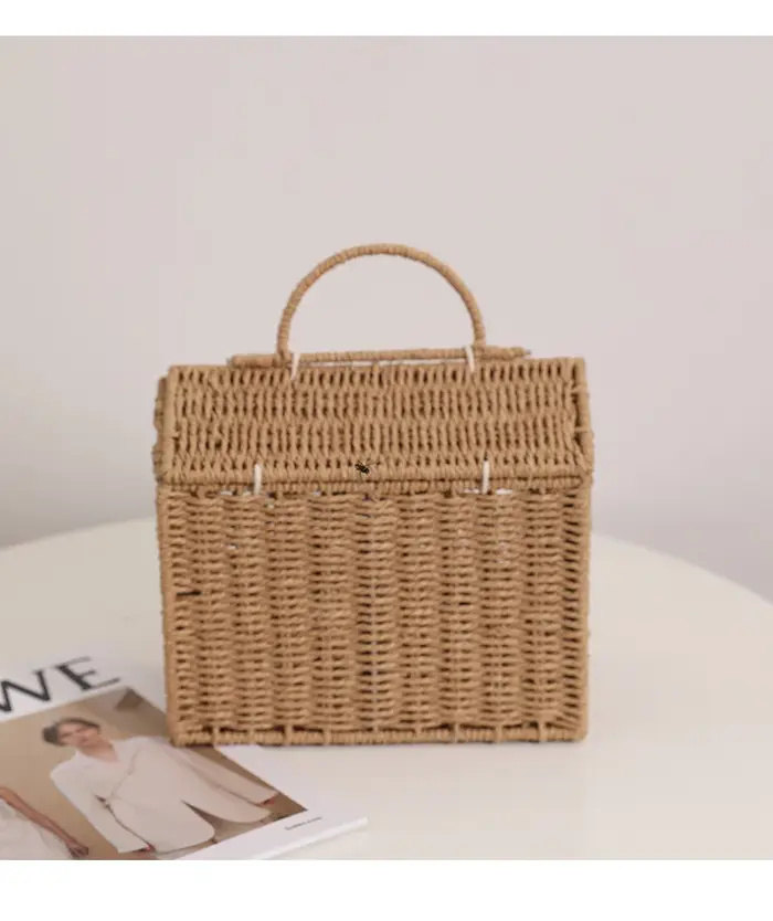Sac en paille tissé à la main de petite maison de dessin animé