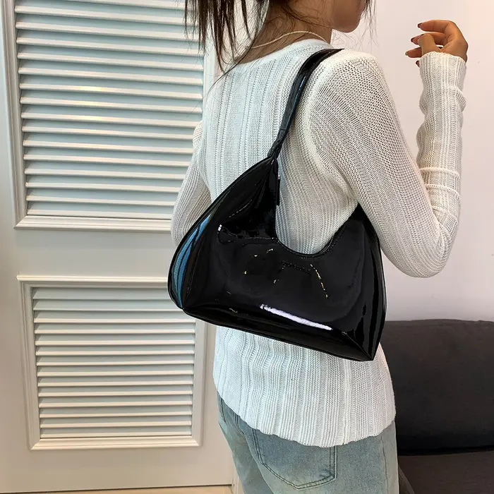 Sac fourre-tout en cuir verni pour femme