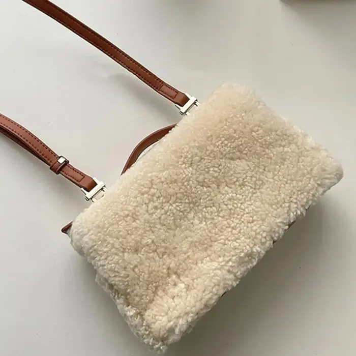 Sac à main en velours de fourrure d'agneau pour femmes