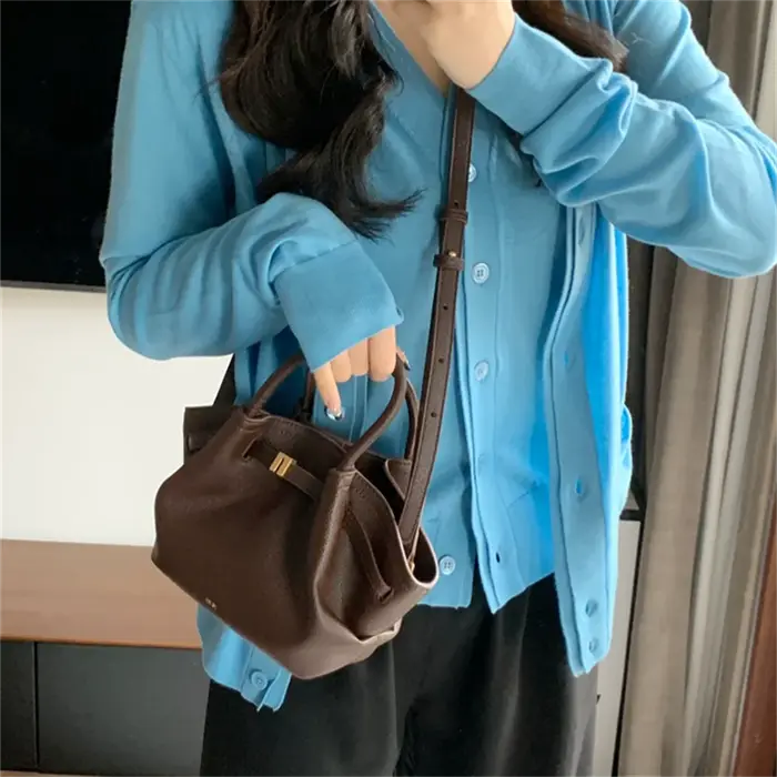 Nouveau sac à bandoulière en toile marron pour femme JW PEI, mini sac fourre-tout en cuir végétalien
