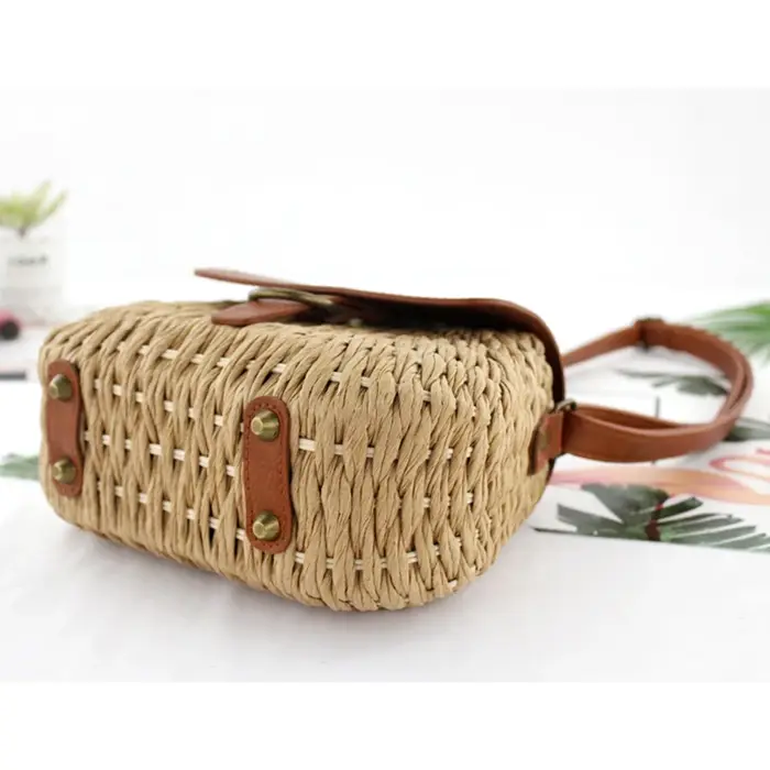 Sac à main en rotin tissé vintage
