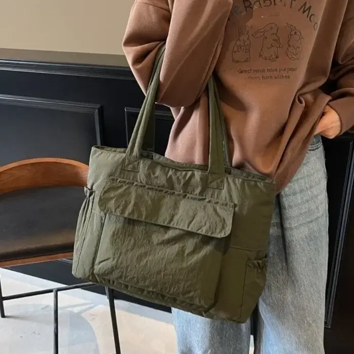 Sac messager pour femme de haute qualité par un créateur renommé - Sac bandoulière élégant en cuir
