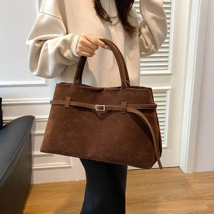 Boucle Design décoratif solide Faux daim sac à main grande capacité moraillon fourre-tout décontracté 2026 offre spéciale sacs pour femmes Bolsas Femininas