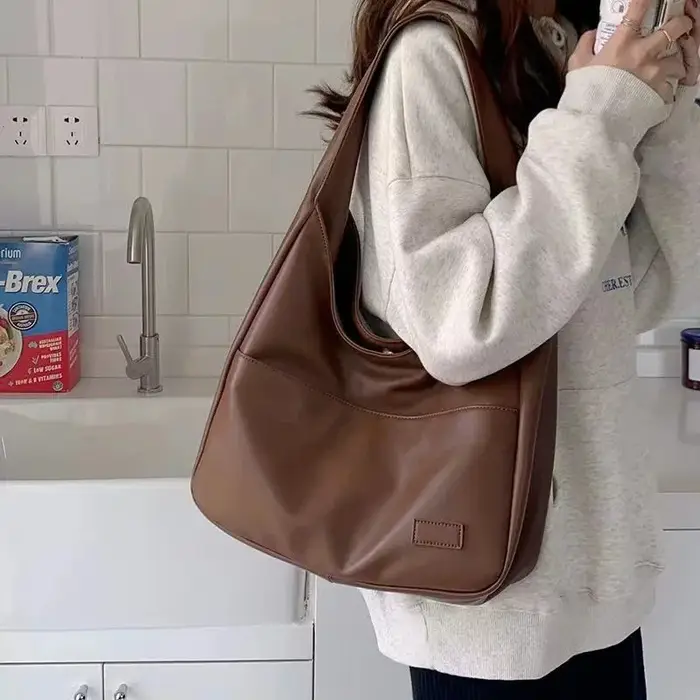 Sac fourre-tout en cuir noir de grande capacité pour femmes