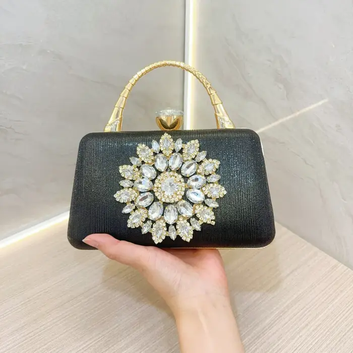 Nouveau sac de soirée en strass