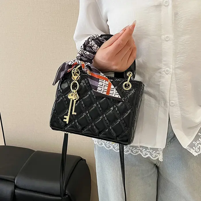 Sac à main argenté pour femmes