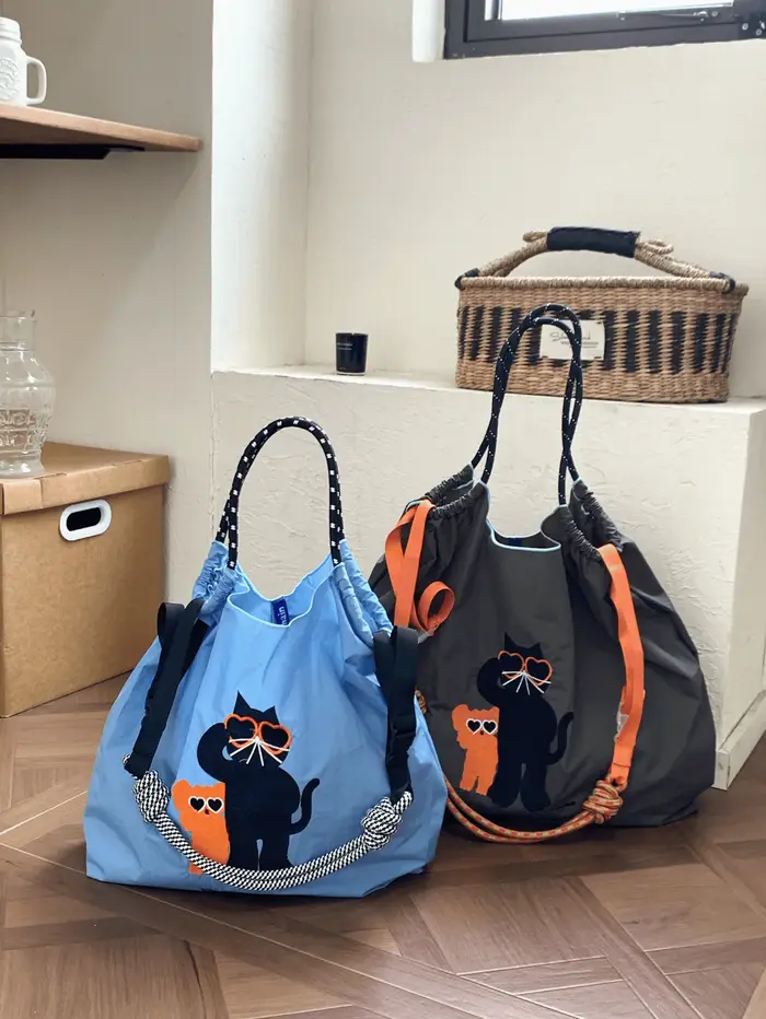 Sac de courses brodé de style japonais avec motif de chat à la mode