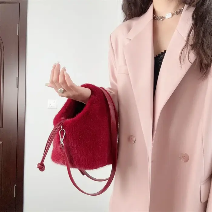 Sacs à main en fausse fourrure pour femmes