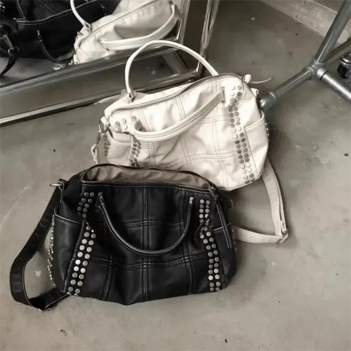 Sac fourre-tout matelassé grande capacité avec rivets