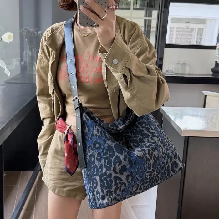 Sac fourre-tout de luxe en toile à motif léopard