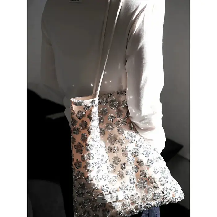 Sac à bandoulière en toile à fleurs en sequins argentés