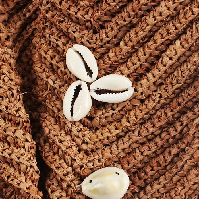 Sac à bandoulière en raphia tressé