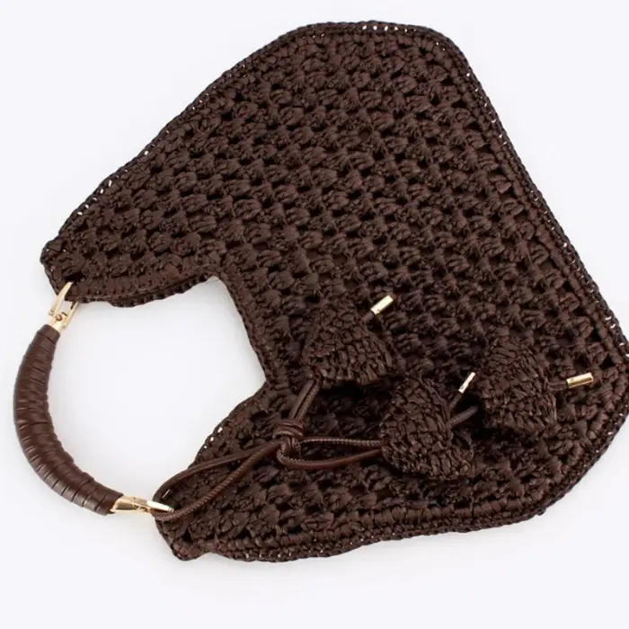 Sac à main en paille de raphia tissé à la main avec pendentif